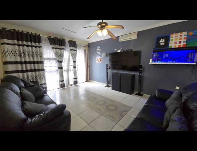 3 BEDROOM FREEHOLD FOR SALE IN SHALLCROSS